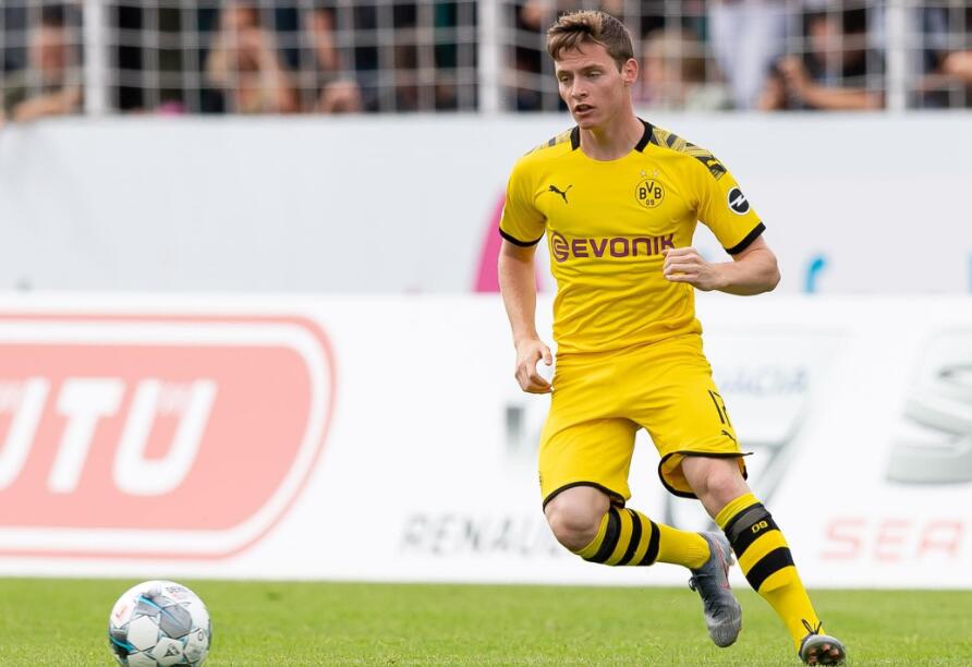  格雷特霍夫年轻阵容敢打敢拼，德甲青春风暴席卷赛场